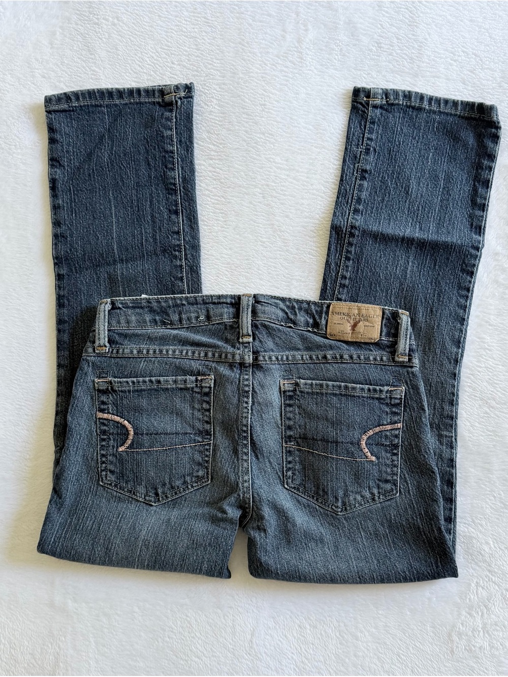 American Eagle Limited Edition Blue Issue Jeans
0 Reg Low Rise Straight Cropped